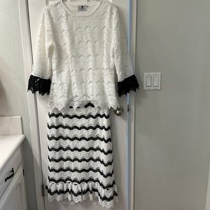 Dainty Jewells XL set; Beautiful black and white lacy top and skirt. Never worn.